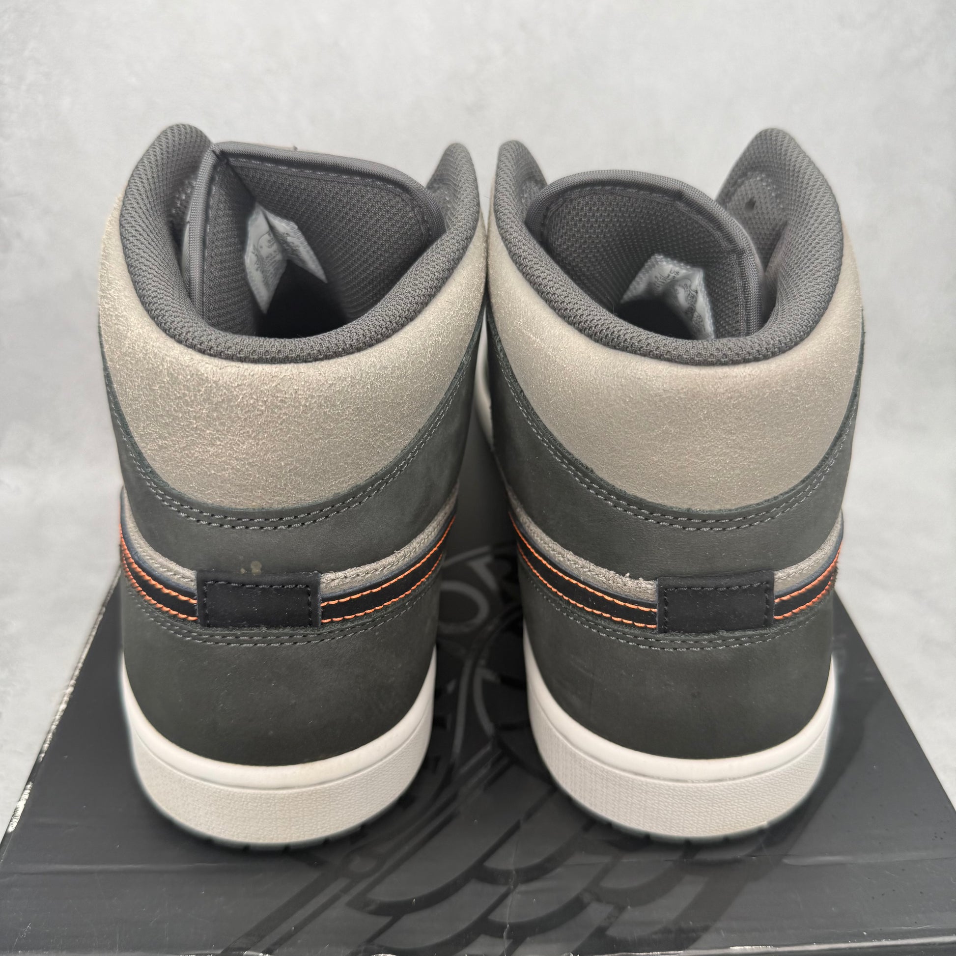 Jordan 1 Mid SE Night Stadium *pre-owned* SIZE 13