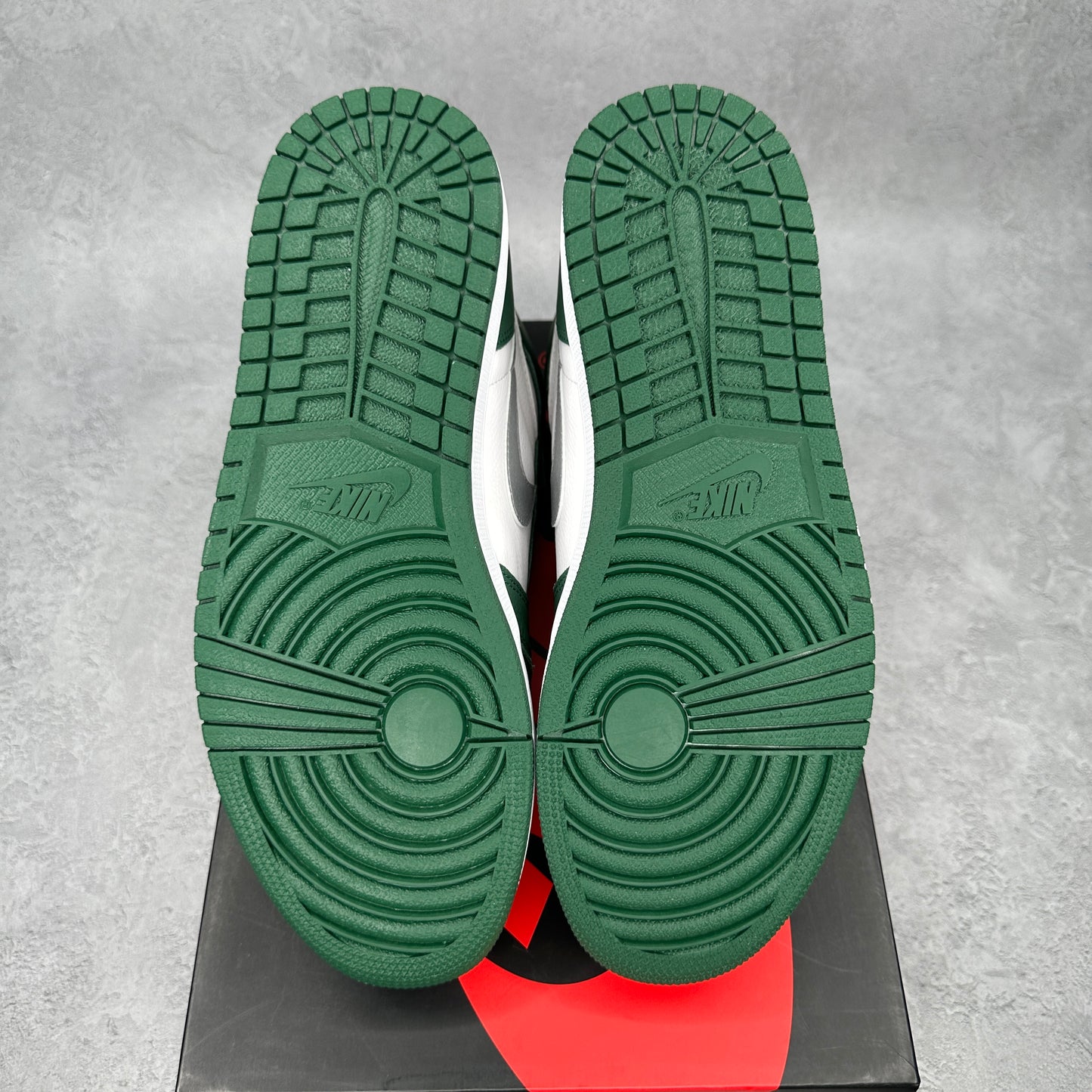 Jordan 1 Retro High OG Gorge Green