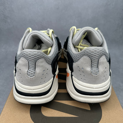 adidas Yeezy Boost 700 Wave Runner *pre-owned* SIZE 8