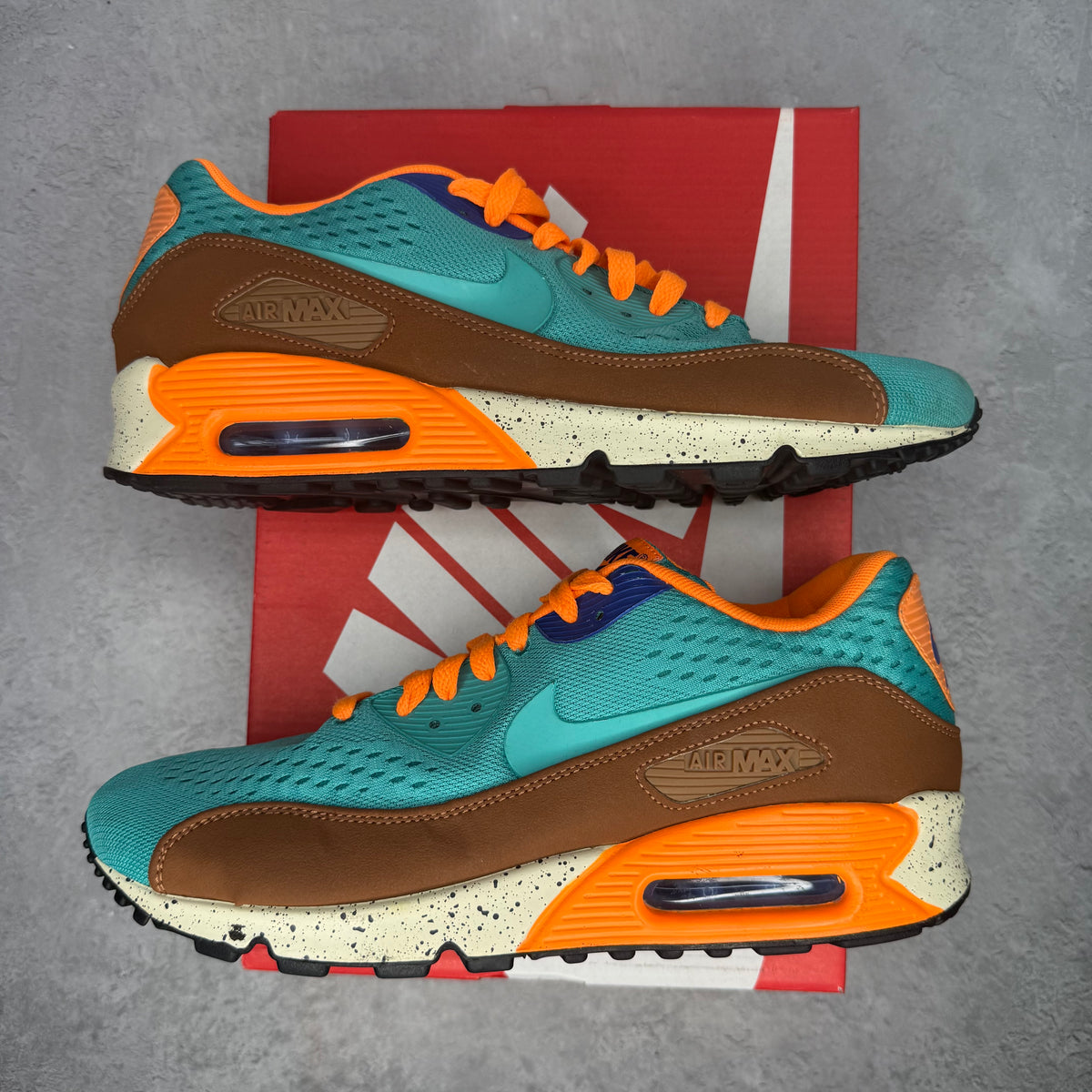 Nike Air Max 90 EM Beaches of Rio *pre-owned* SIZE 9