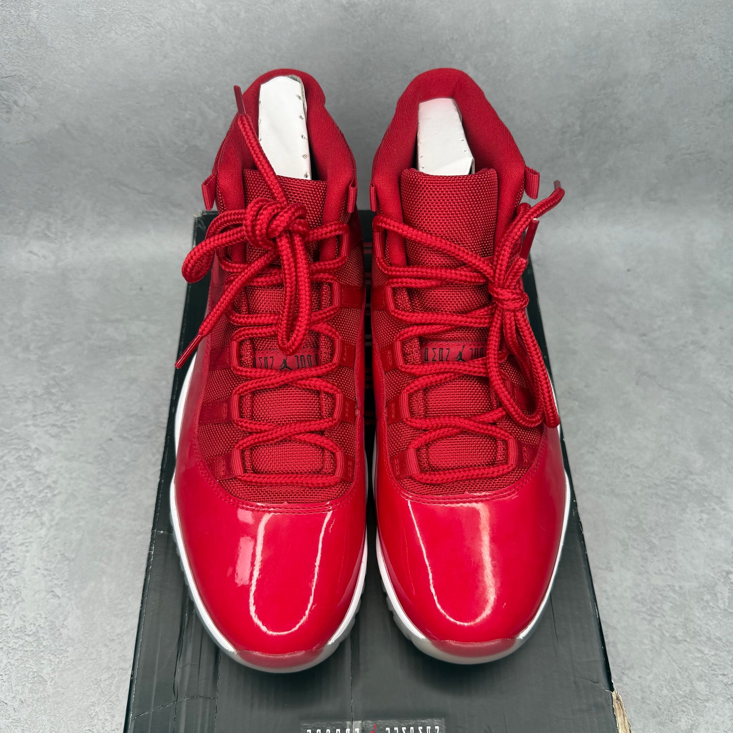 Jordan 11 Retro Win Like 96 *pre-owned* SIZE 10