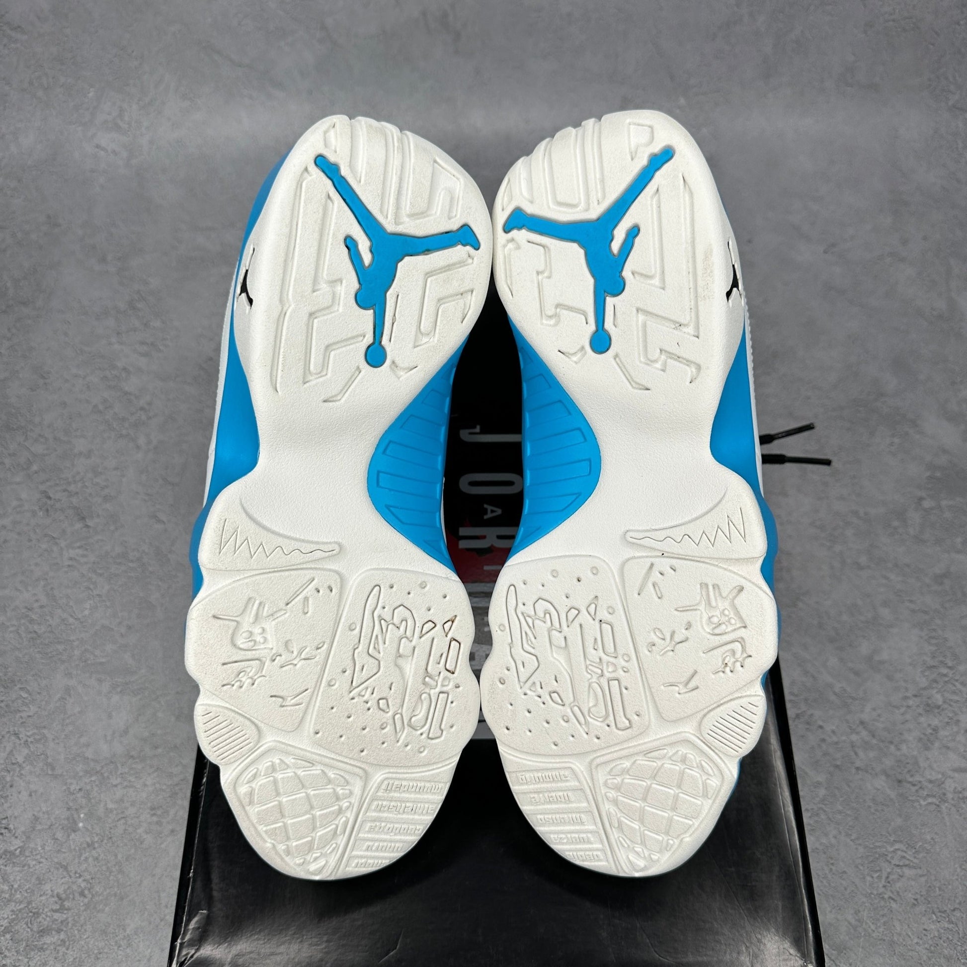 Jordan 9 Retro Powder Blue (2024) *pre - owned* SIZE 9.5 - Kicks Collective PA - Jordan - FQ8992-101 - Men's Shoes - 9.5M/11W - Pre - Owned - Original Box (Damaged)