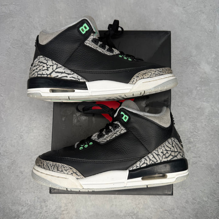 Jordan 3 Retro Green Glow (GS) *pre-owned* SIZE 5Y