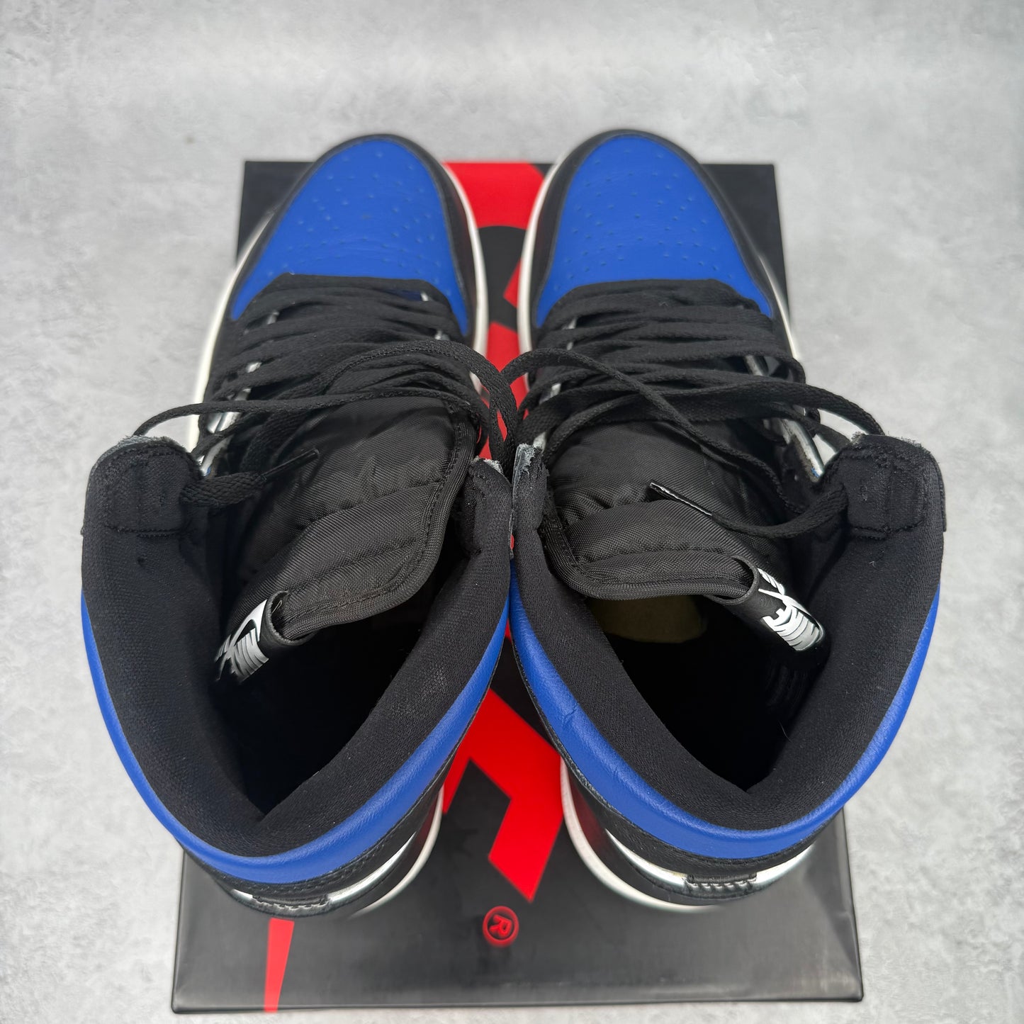 Jordan 1 Retro High Royal Toe *pre-owned* SIZE 11.5