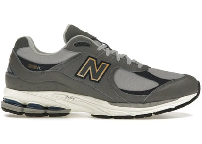 New Balance 2002R Castlerock *pre-owned* SIZE 10.5