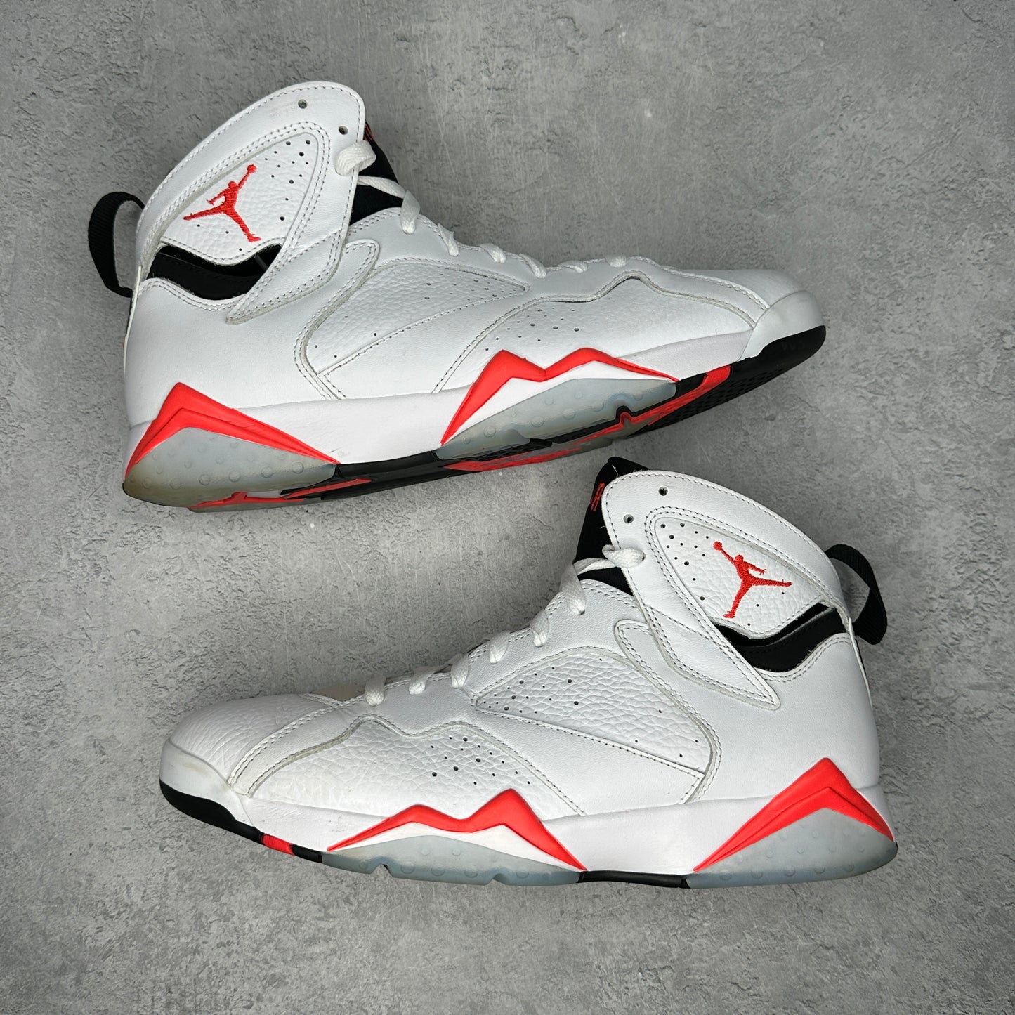Jordan 7 Retro White Infrared *pre-owned* SIZE 11