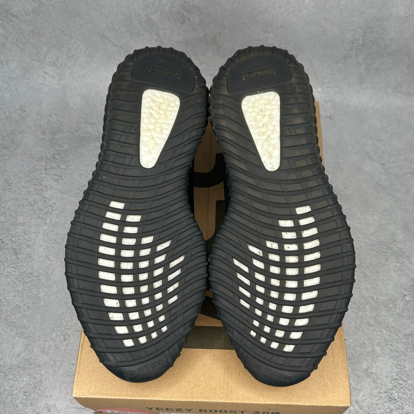adidas Yeezy Boost 350 V2 Dazzling Blue VNDS *pre-owned* SIZE 13