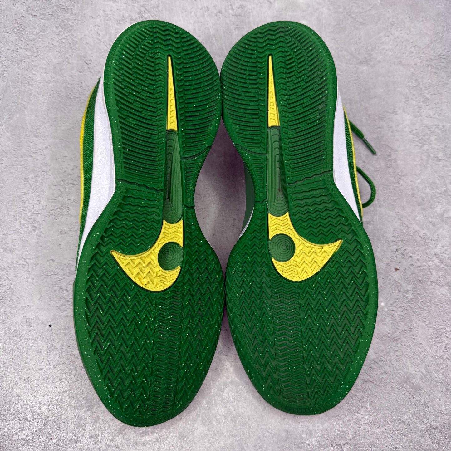 Nike Sabrina 2 Oregon (Women's) *pre-owned* SIZE 11W