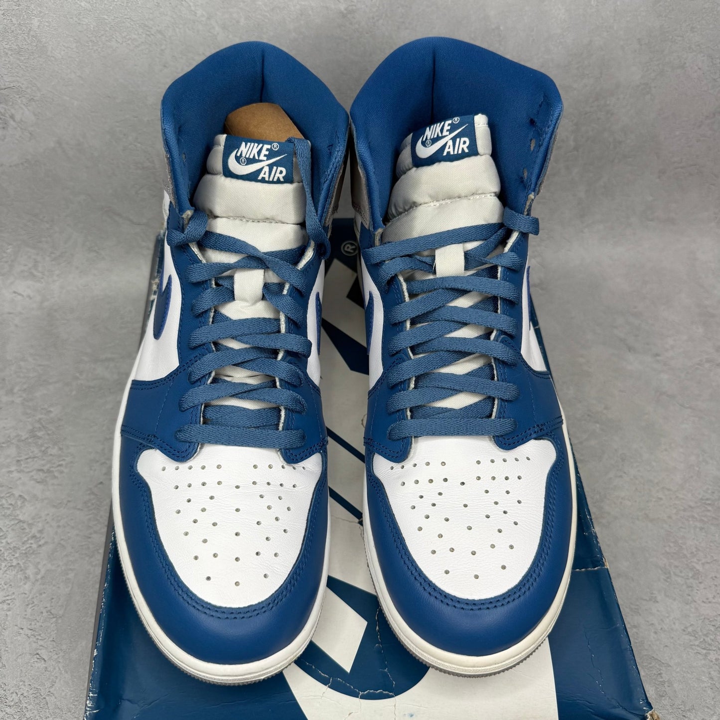 Jordan 1 Retro High OG True Blue *pre - owned* SIZE 12 - Kicks Collective PA - Jordan - DZ5485-410 - Men's Shoes - 12M/13.5W - Pre - Owned - Original Box (Damaged)