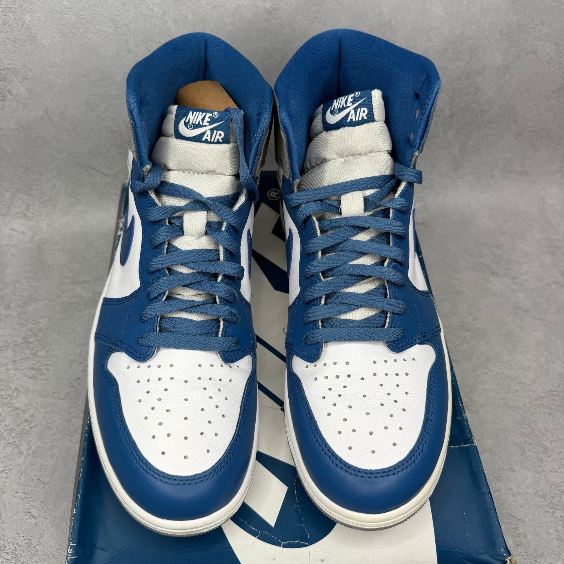 Jordan 1 Retro High OG True Blue *pre - owned* SIZE 12 - Kicks Collective PA - Jordan - DZ5485-410 - Men's Shoes - 12M/13.5W - Pre - Owned - Original Box (Damaged)