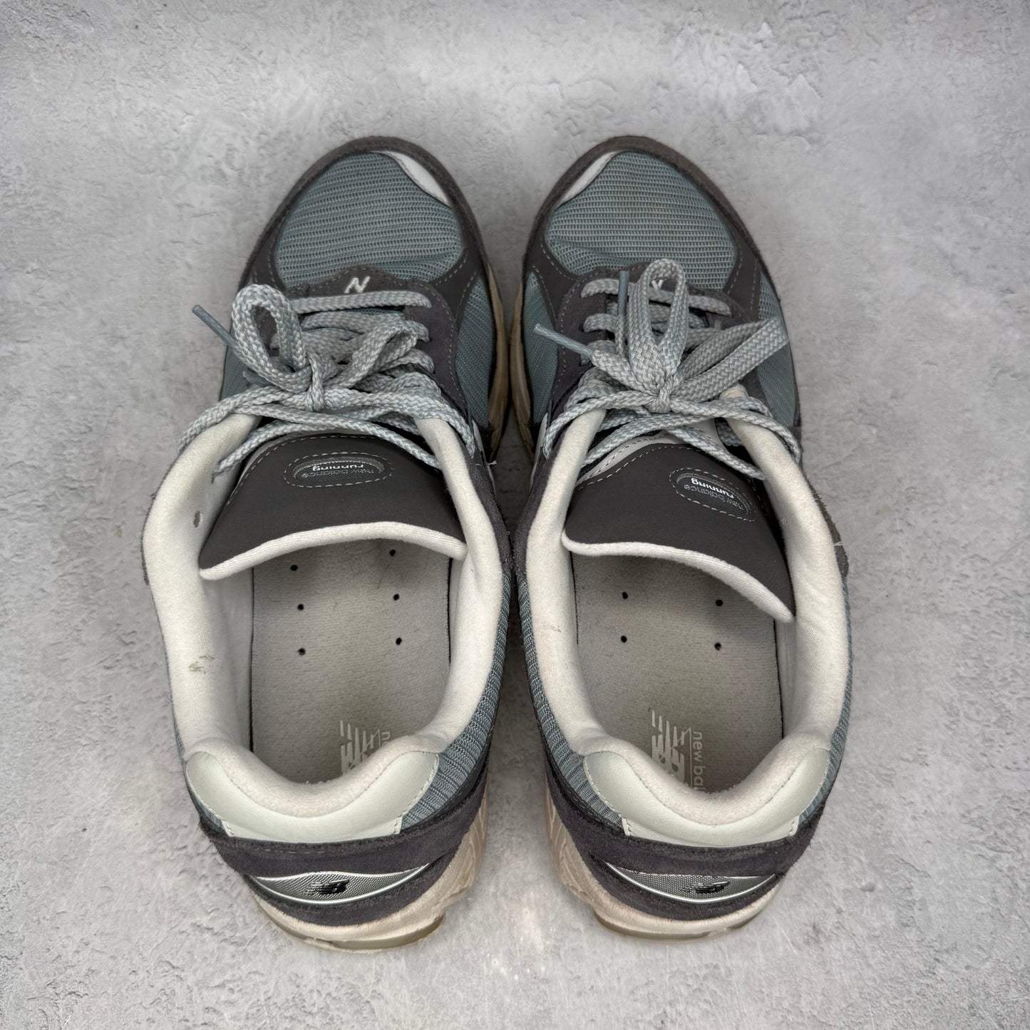 New Balance 2002R Magnent Lead *pre-owned* SIZE 11