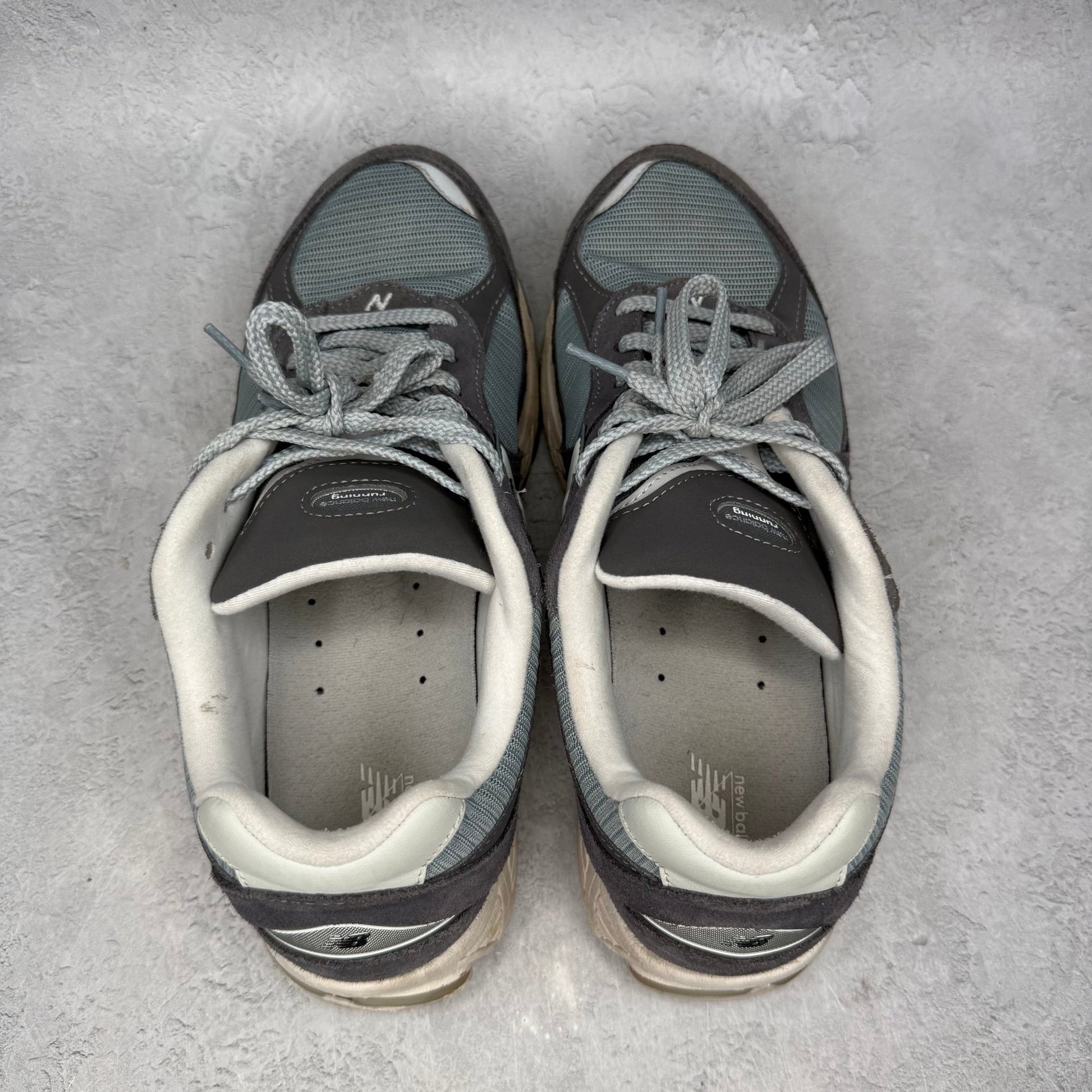 New Balance 2002R Magnent Lead *pre-owned* SIZE 11