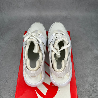 Nike Air Huarache Run White Pure Platinum (GS) *pre-owned* SIZE 6.5Y
