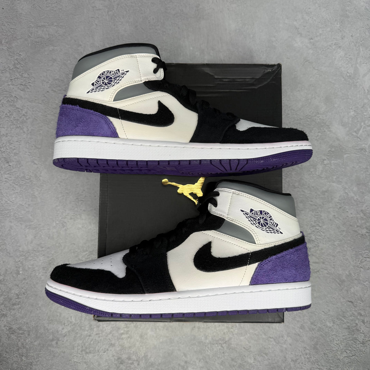 Jordan 1 Mid SE Purple