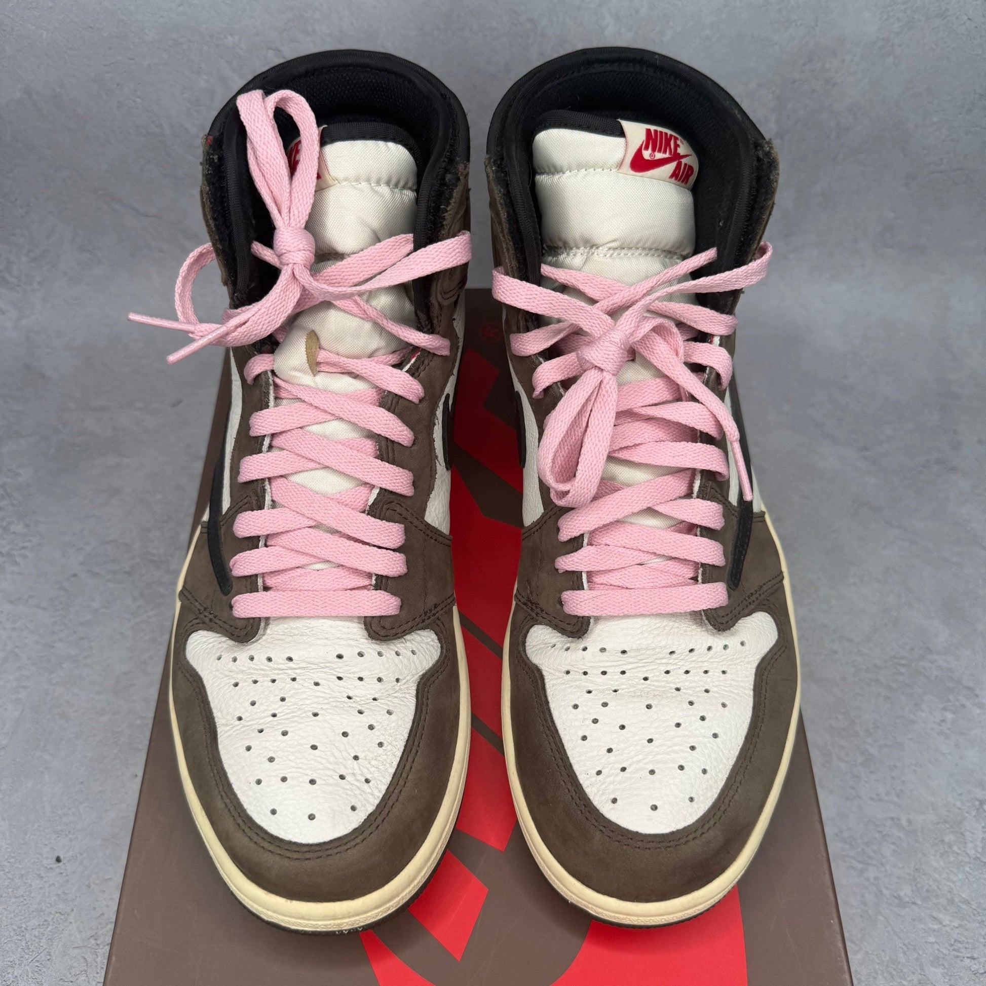 Jordan 1 Retro High OG SP Travis Scott Mocha *pre - owned* SIZE 10 - Kicks Collective PA - Jordan - CD4487-100 - Men's Shoes - 10M/11.5W - Pre - Owned