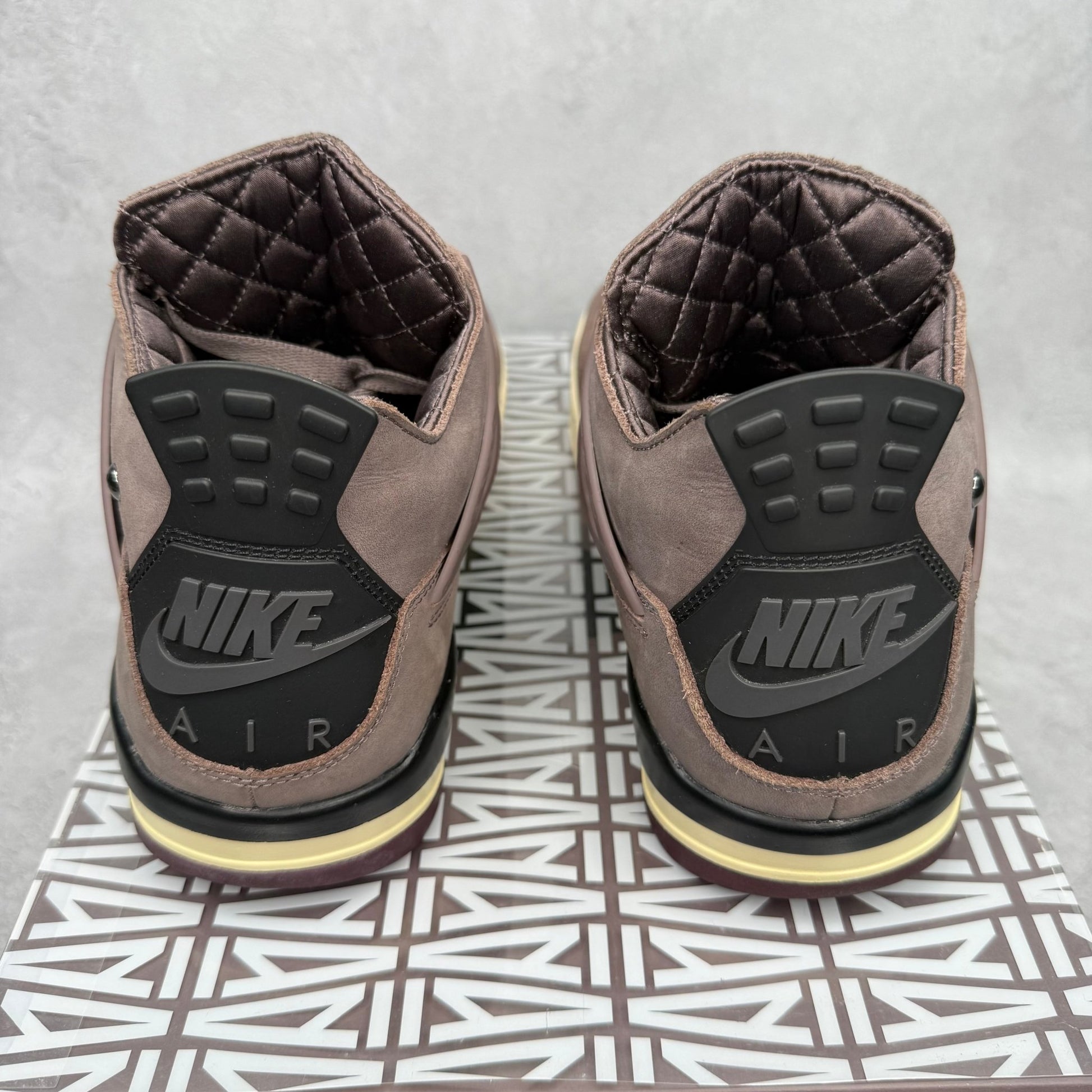 Jordan 4 Retro SP A Ma Maniére Violet Ore *pre - owned* SIZE 10 - Kicks Collective PA - Jordan - DV6773-220 - Men's Shoes - 10M/11.5W - Pre - Owned