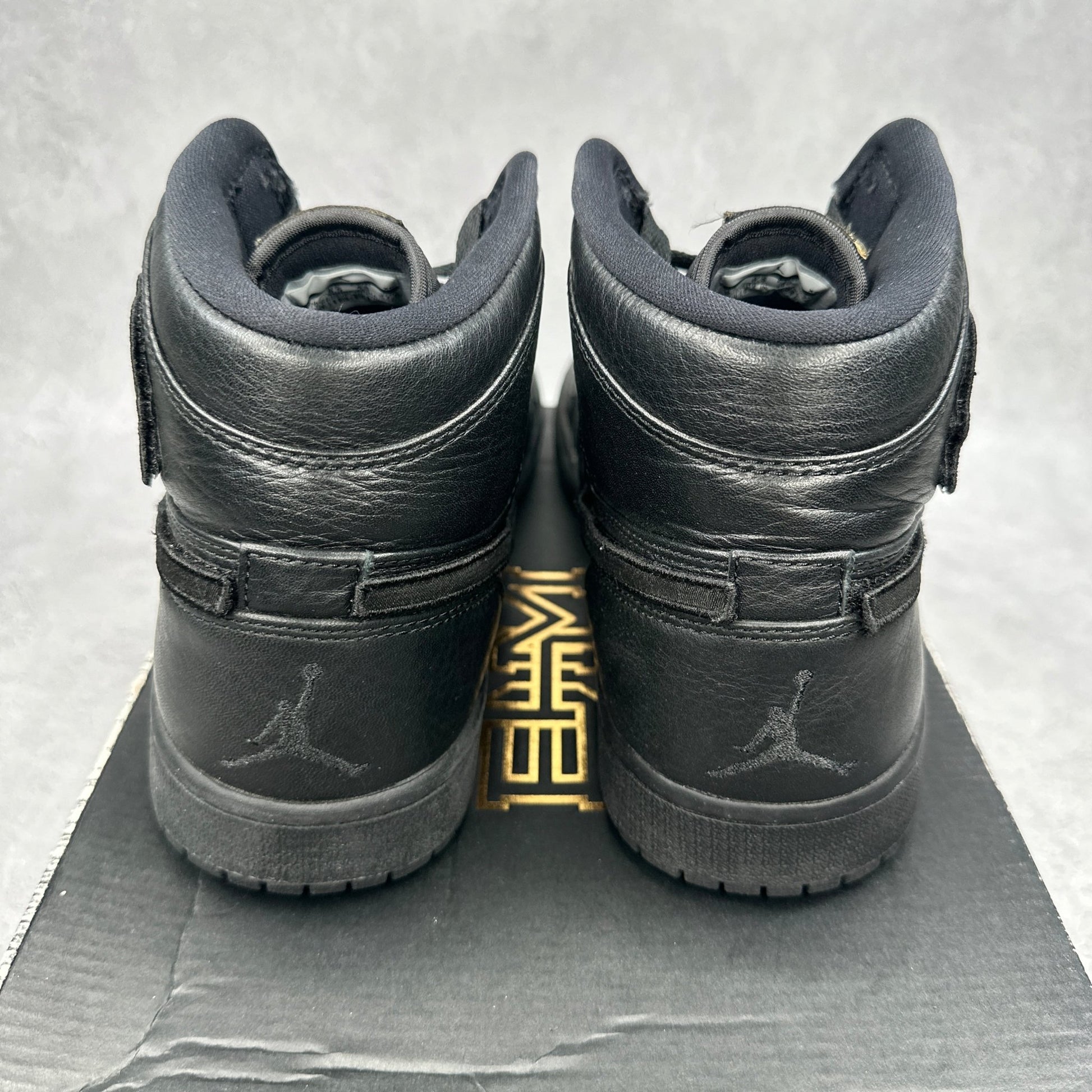 Jordan 1 Retro BHM (2017) *pre - owned* SIZE 9.5 - Kicks Collective PA - Jordan - 908656-001 - Men's Shoes - 9.5M/11W - Pre - Owned - Original Box (Damaged)