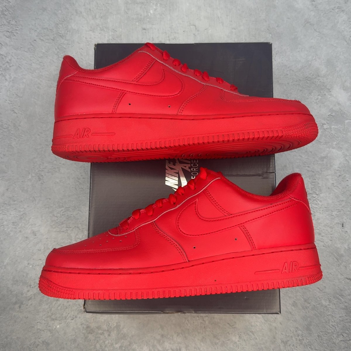 Nike Air Force 1 Low Triple Red 10.5 (Pre-Owned) - front