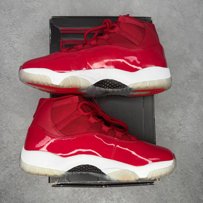 Jordan 11 Retro Win Like 96 *pre-owned* SIZE 10