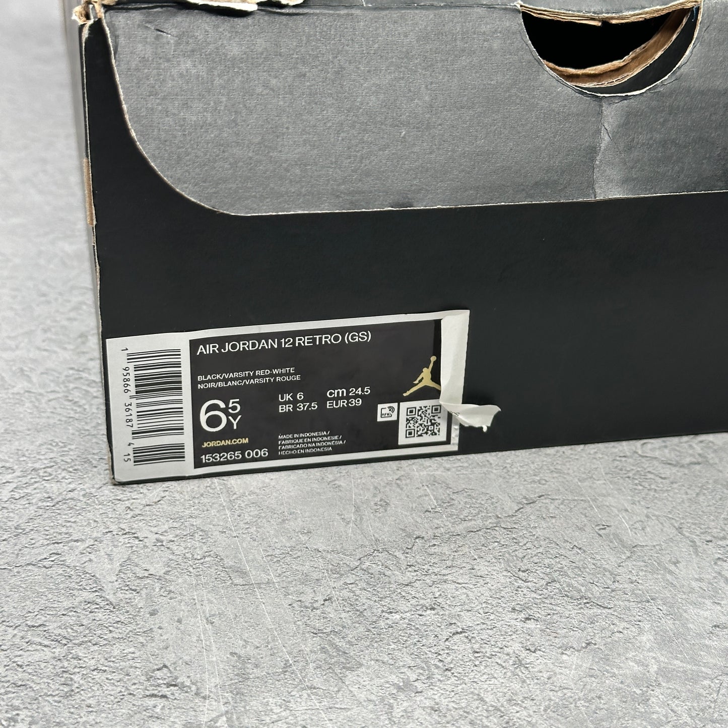 Jordan 12 Retro Playoffs (2022) (GS) *pre-owned* SIZE 6.5Y