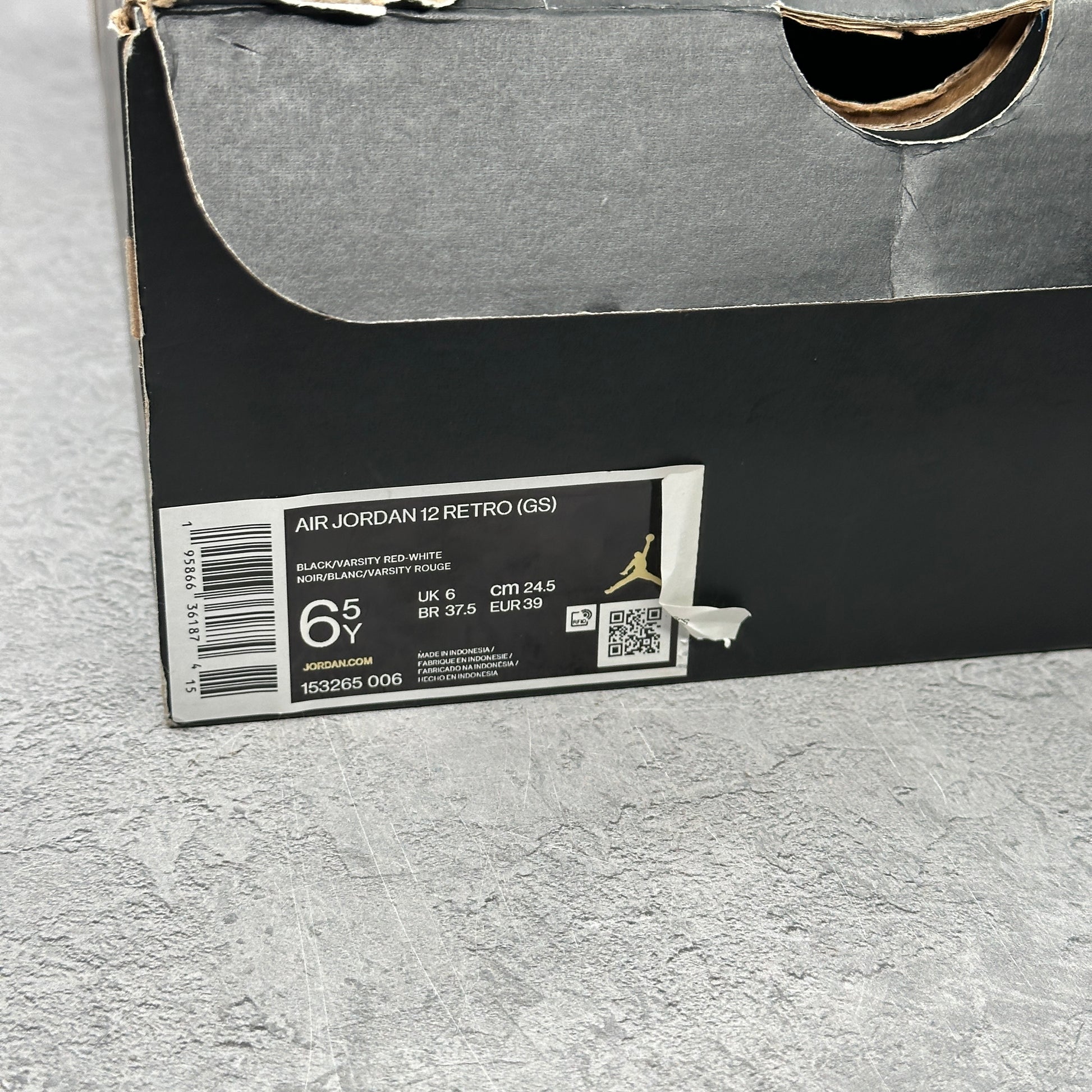 Jordan 12 Retro Playoffs (2022) (GS) *pre-owned* SIZE 6.5Y