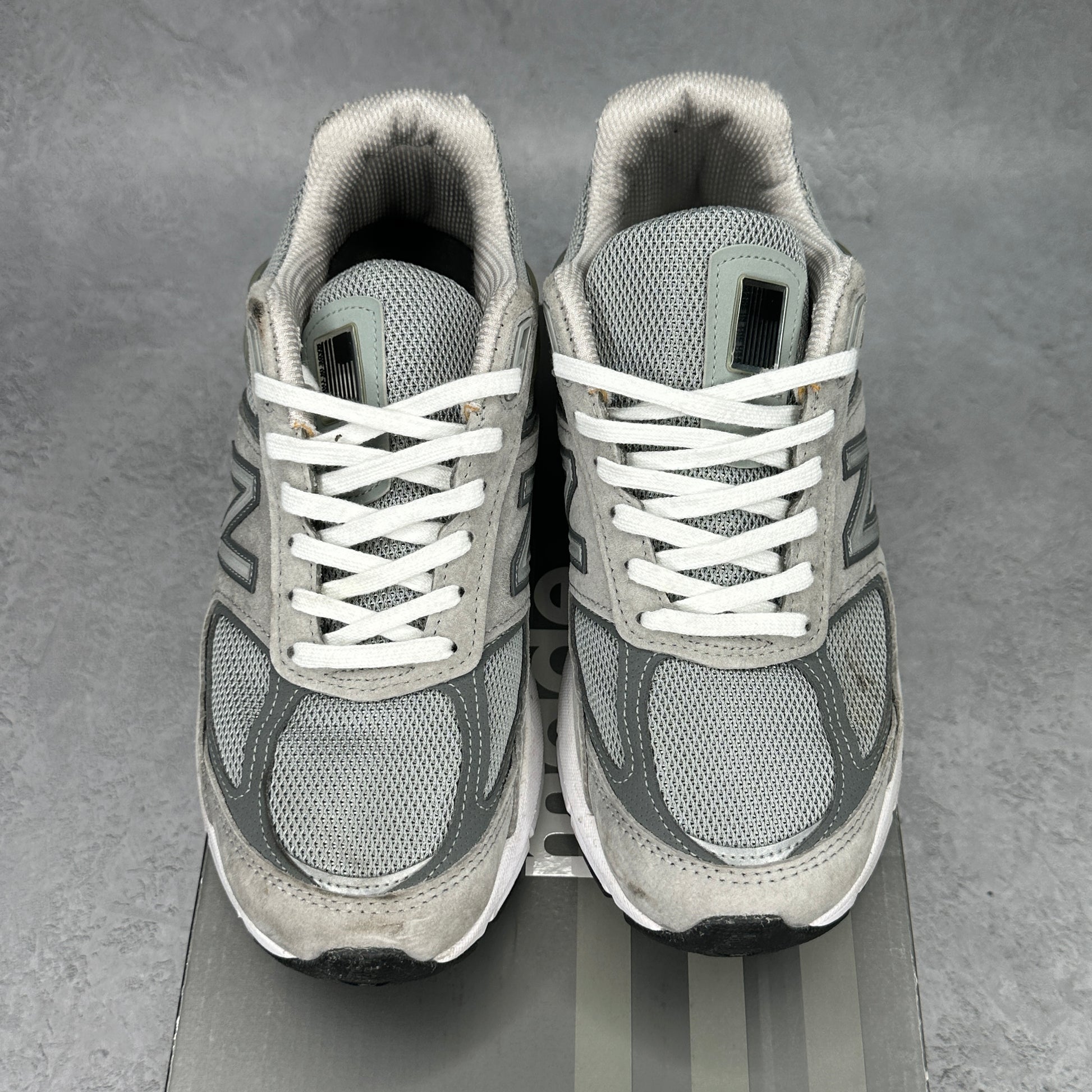 New Balance 990v5 Grey *pre-owned* SIZE 7.5