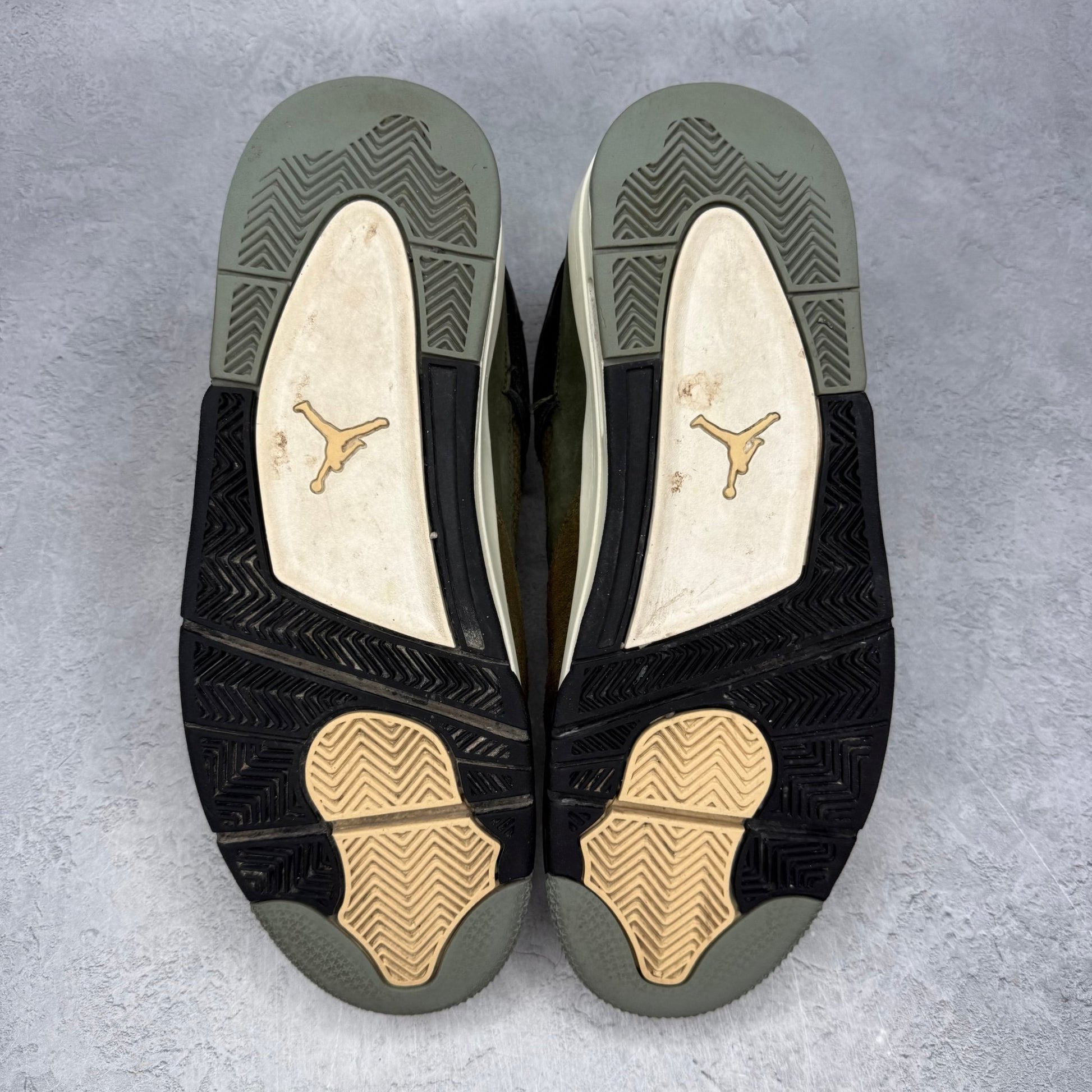Jordan 4 Retro SE Craft Medium Olive *pre - owned* SIZE 12 - Kicks Collective PA - Jordan - FB9927-200 - Men's Shoes - 12M/13.5W - Pre - Owned - No Box