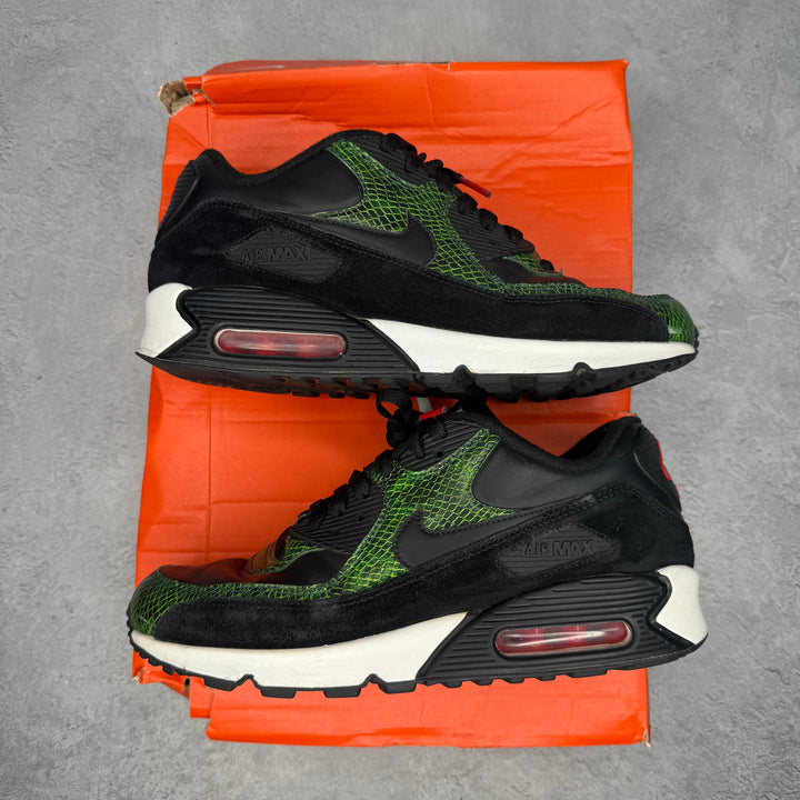 Nike Air Max 90 Green Python *pre-owned* SIZE 8.5