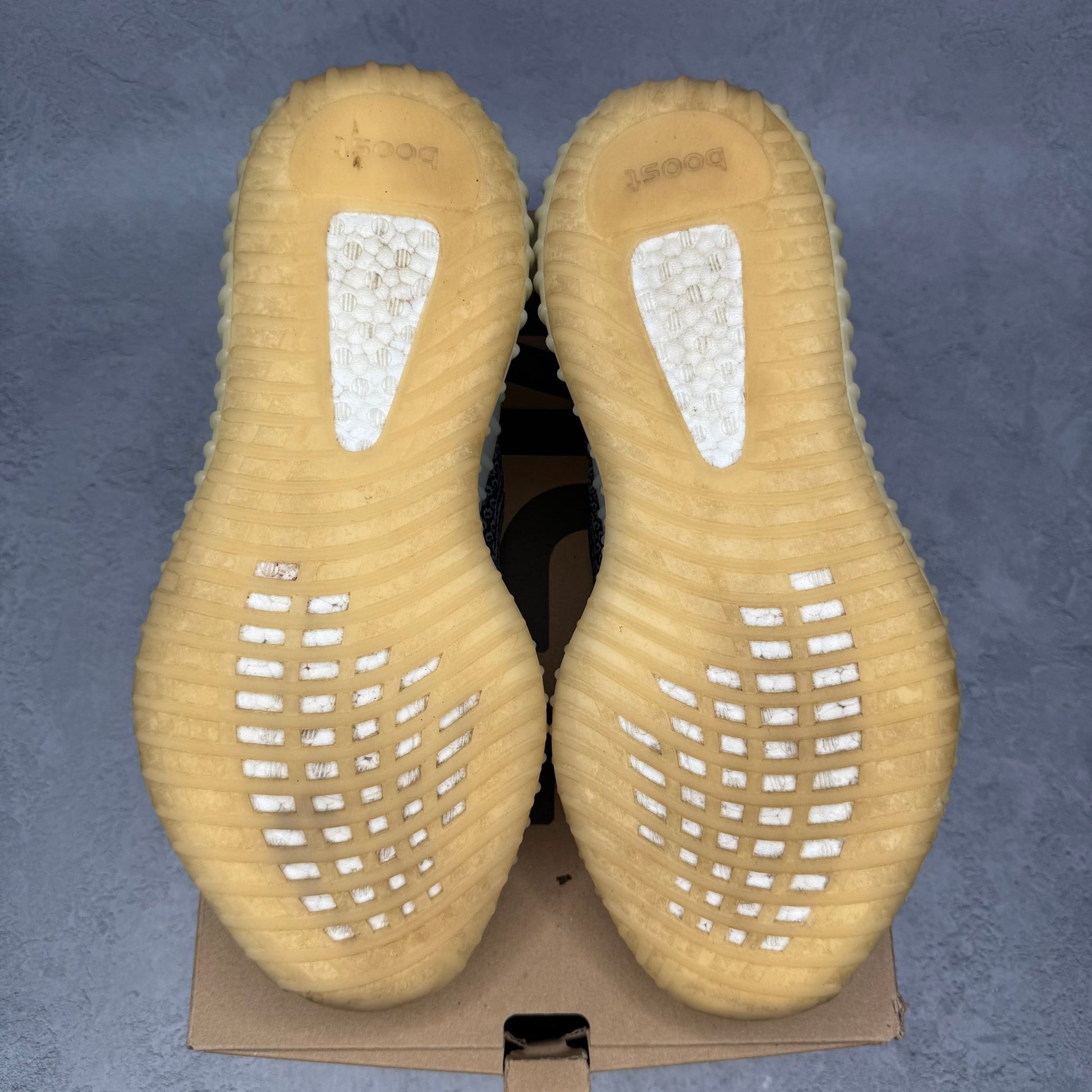 adidas Yeezy Boost 350 V2 Carbon *pre - owned* SIZE 11 - Kicks Collective PA - adidas - FZ5000 - Men's Shoes - 11M/12.5W - Pre - Owned