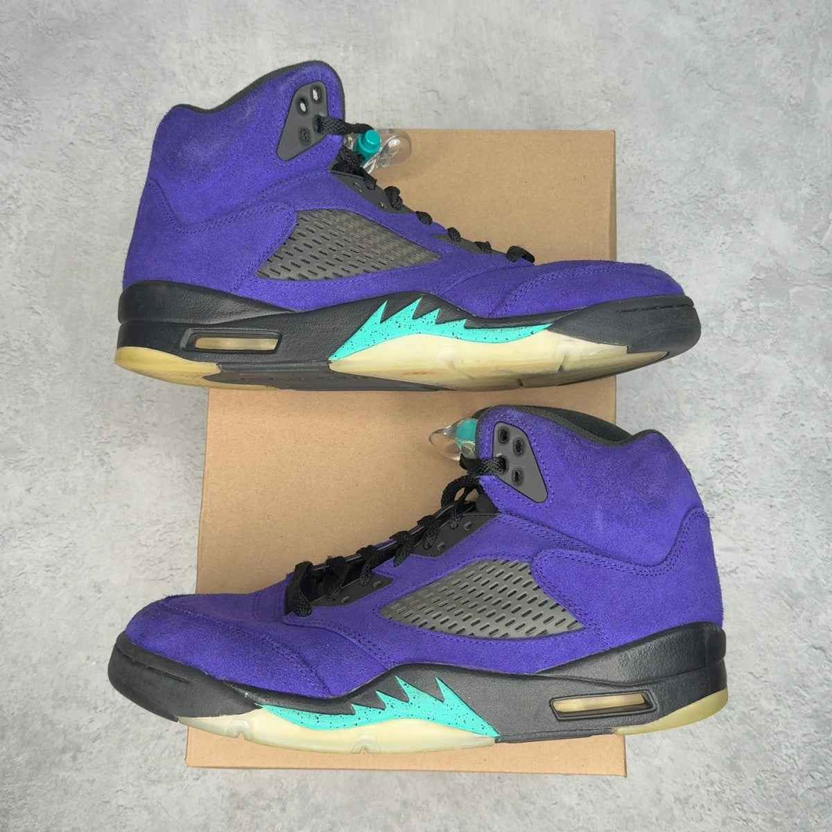 Jordan 5 Retro Alternate Grape 9 (Pre-Owned) - Image 1
