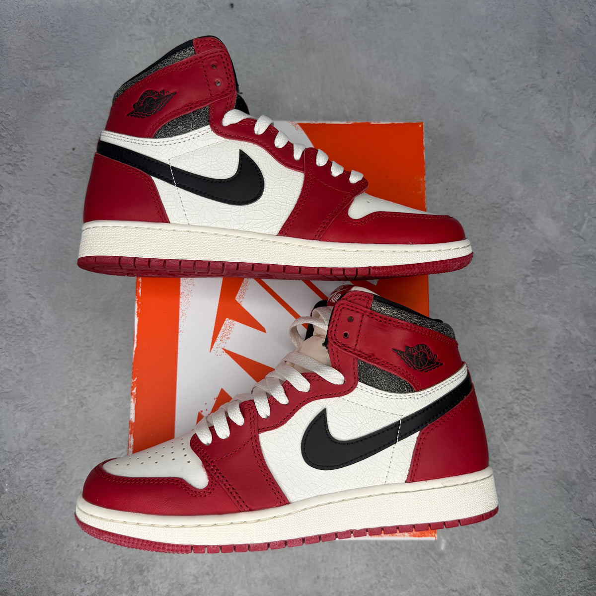 Jordan 1 Retro High OG Chicago Lost and Found (GS) *pre-owned* SIZE 7Y