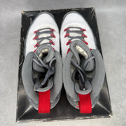 Jordan 9 Retro Fire Red *pre-owned* SIZE 9