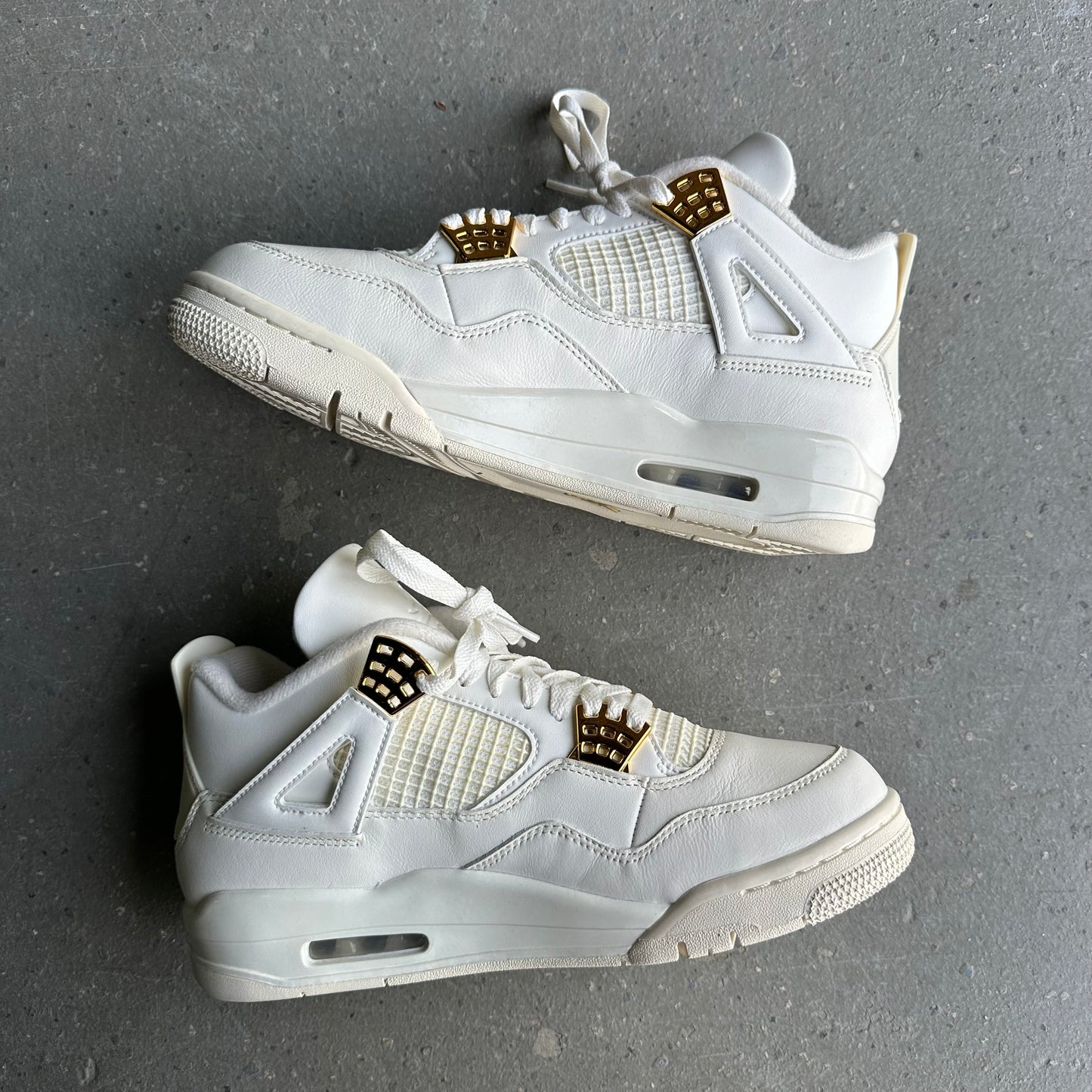 Jordan 4 Retro Metallic Gold (Women's) *pre-owned* (Size 10W/8.5M)