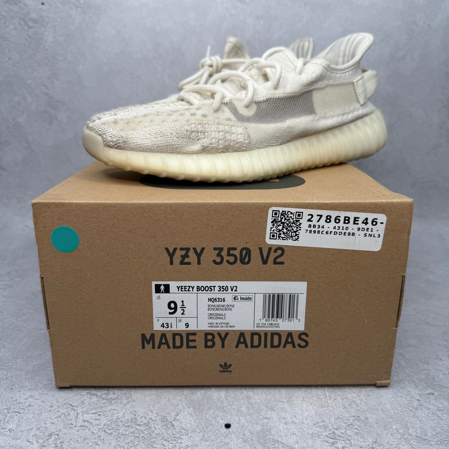 adidas Yeezy Boost 350 V2 Bone *pre-owned* SIZE 9.5