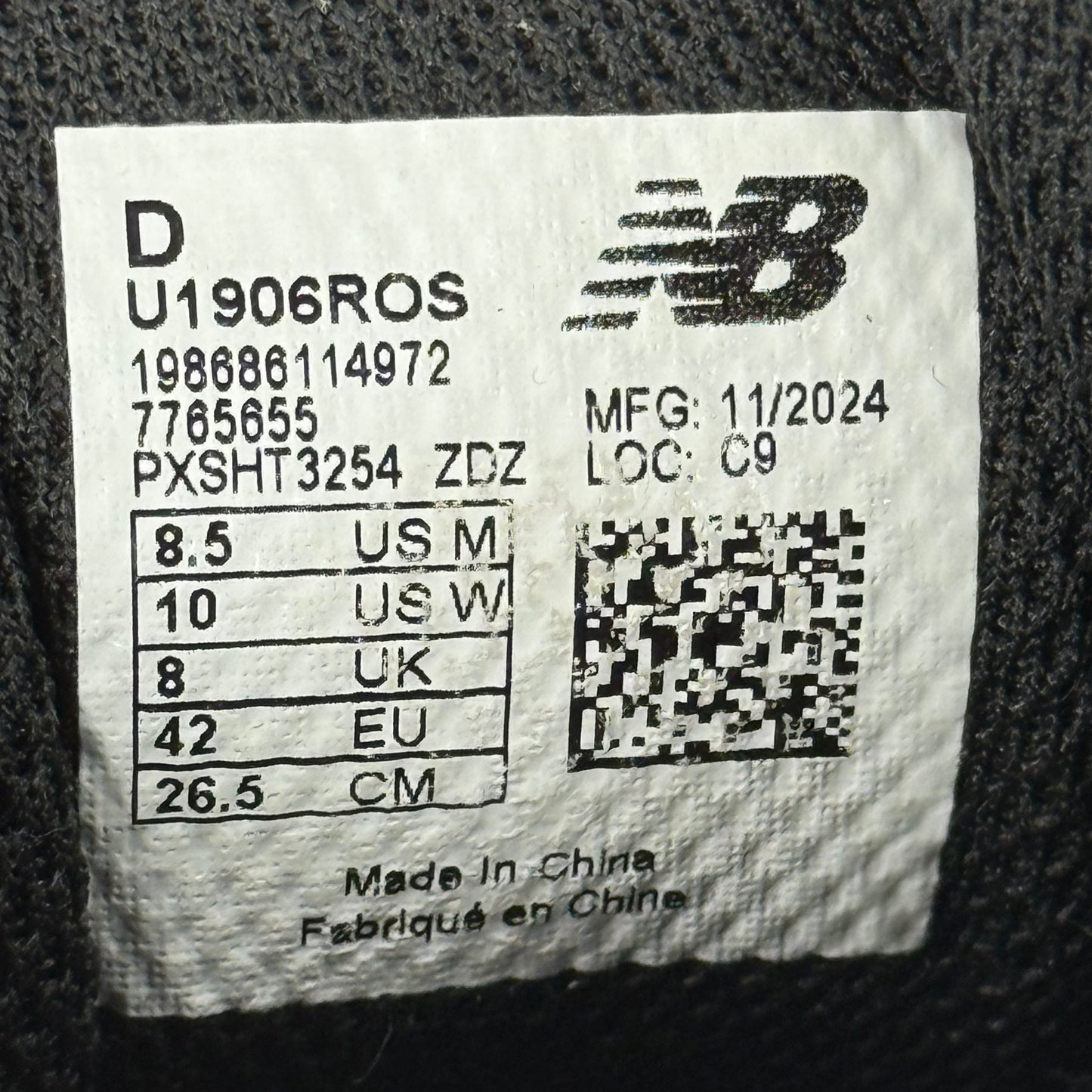 New Balance 1906R Black Metallic Silver *pre-owned* SIZE 8.5