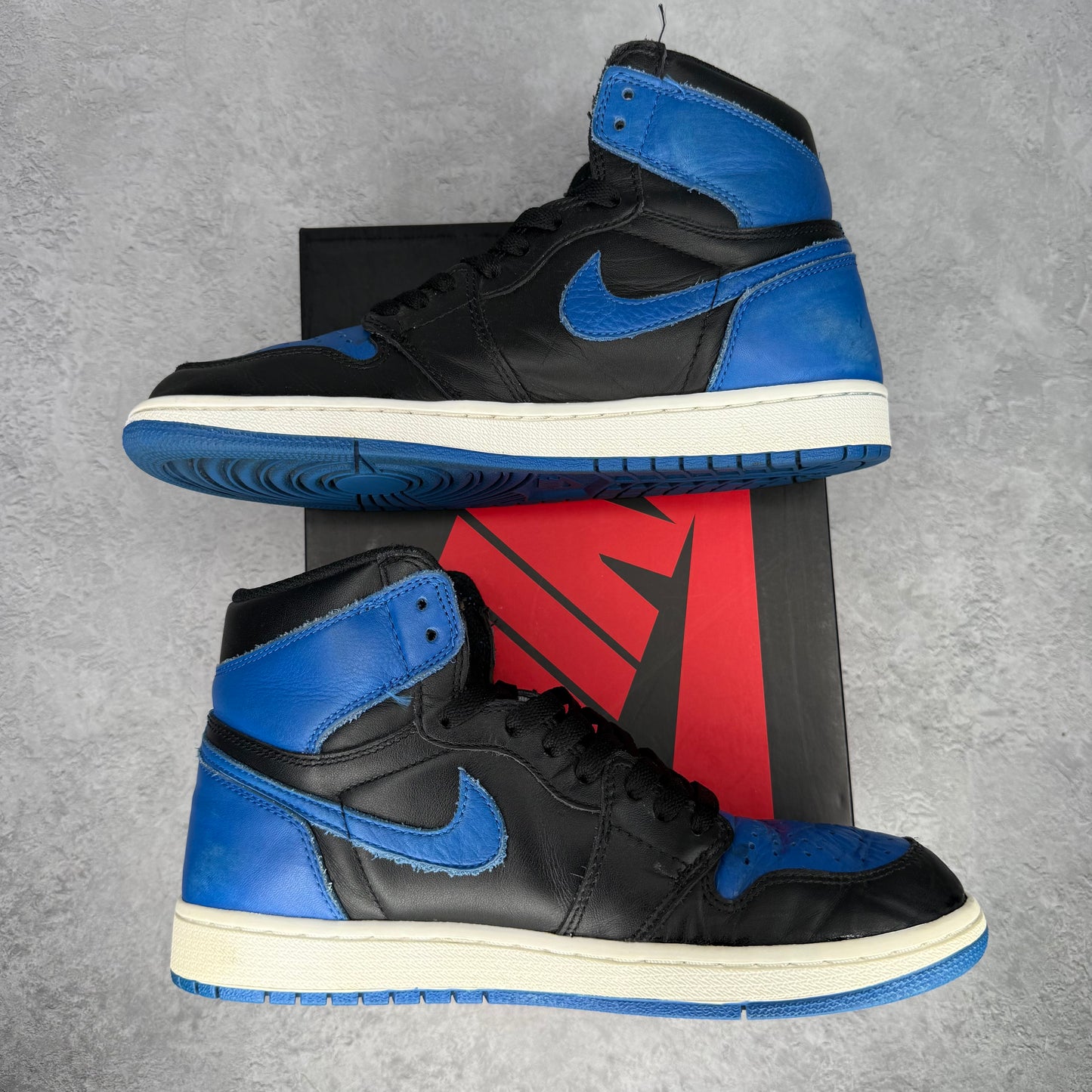 Jordan 1 Retro Royal (2017) *pre-owned* SIZE 8.5