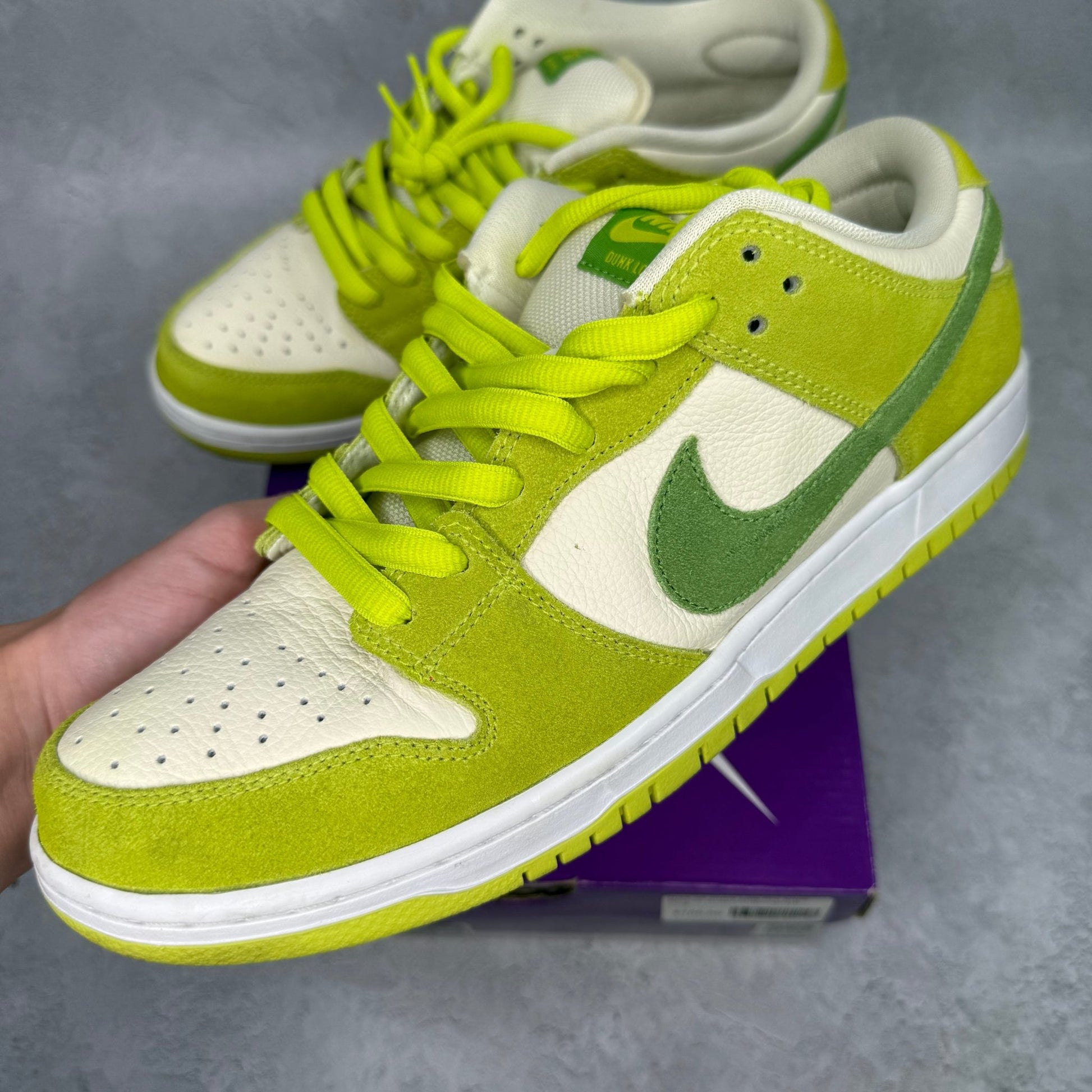 Nike SB Dunk Low Green Apple *pre - owned* SIZE 11.5 - Kicks Collective PA - Nike - DM0807 - 300 - Men's Shoes - 11.5M/13W - Pre - Owned