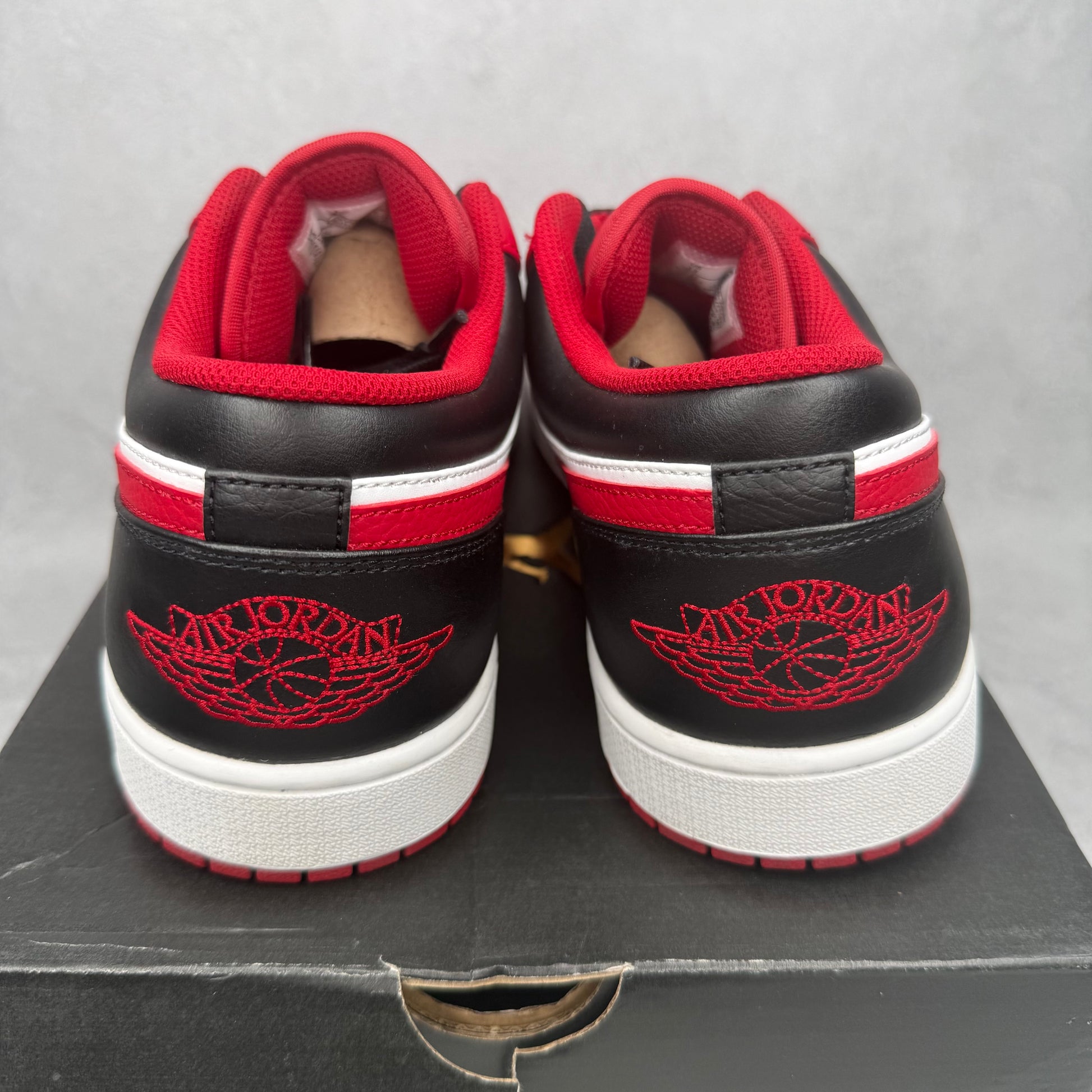 Jordan 1 Low Bulls *pre-owned* SIZE 13