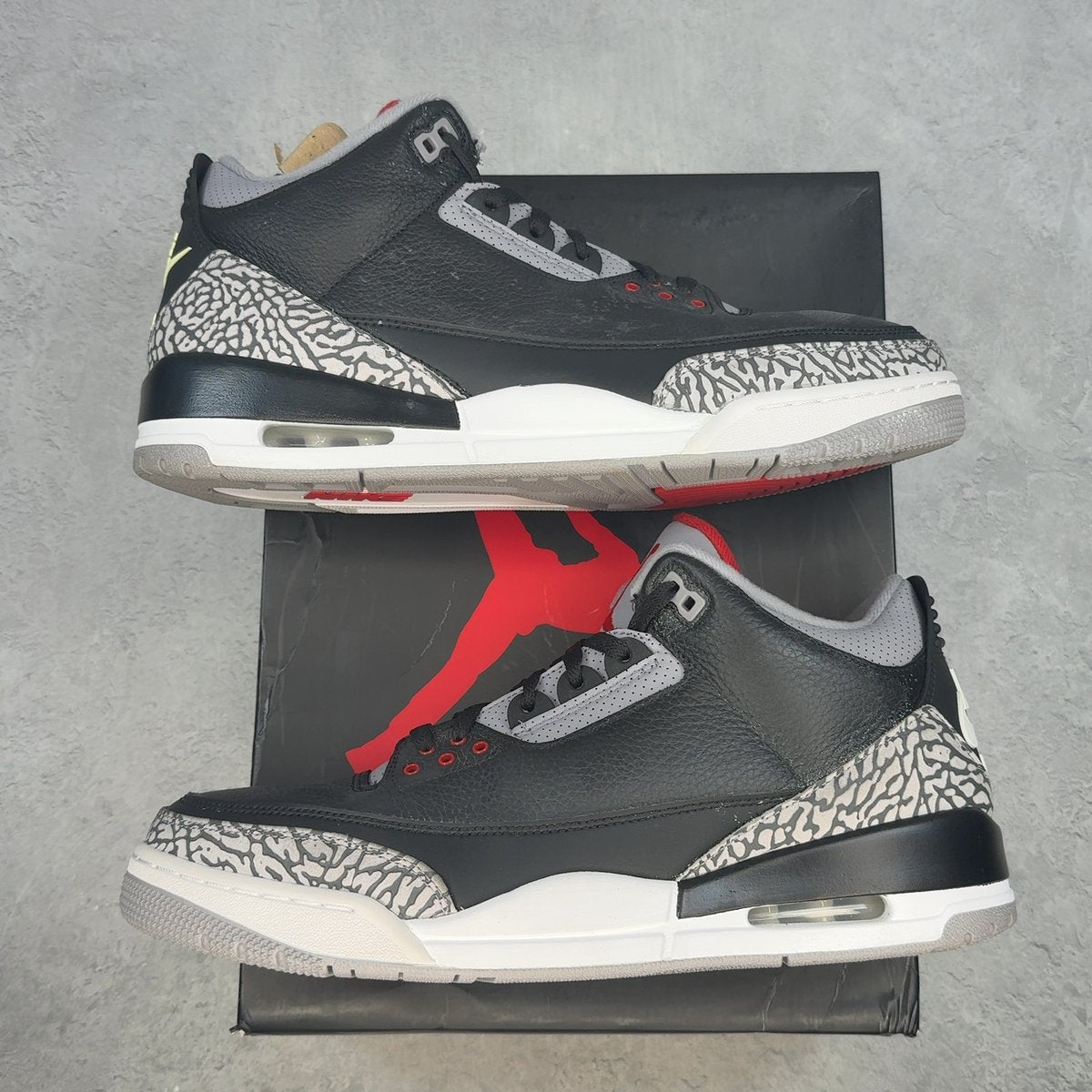 Jordan 3 Retro Black Cement (2018) 13 (Pre-Owned) - front