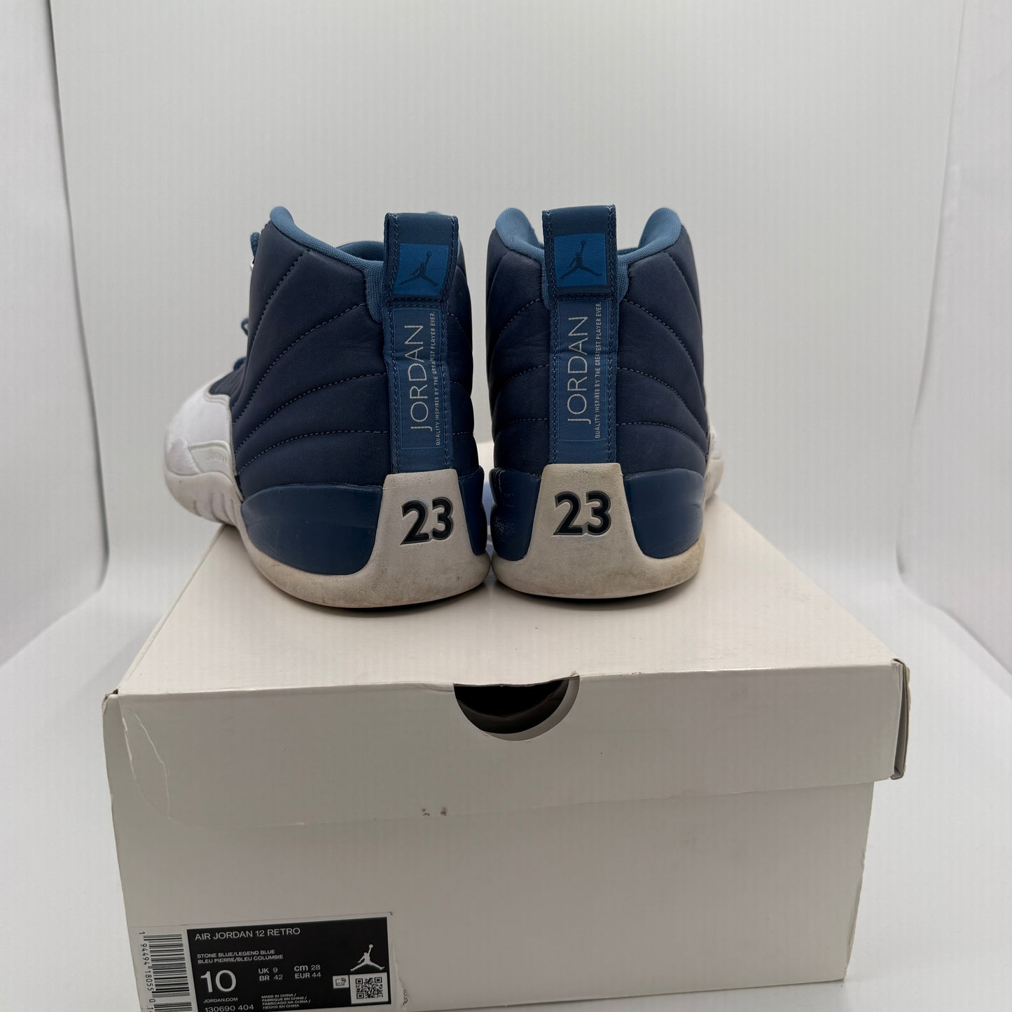 Jordan 12 Retro Indigo *pre-owned* (SIZE 10)