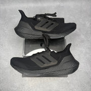 adidas Ultra Boost 21 Triple Black *pre-owned* SIZE 9