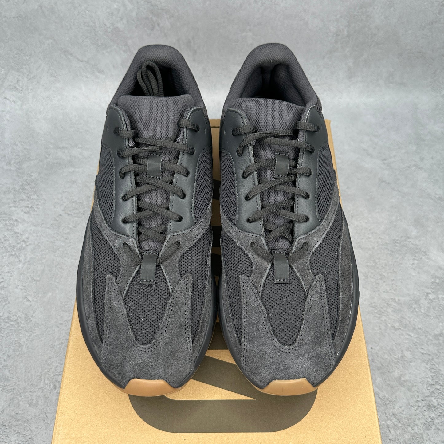 adidas Yeezy Boost 700 Utility Black VNDS *pre-owned* SIZE 12