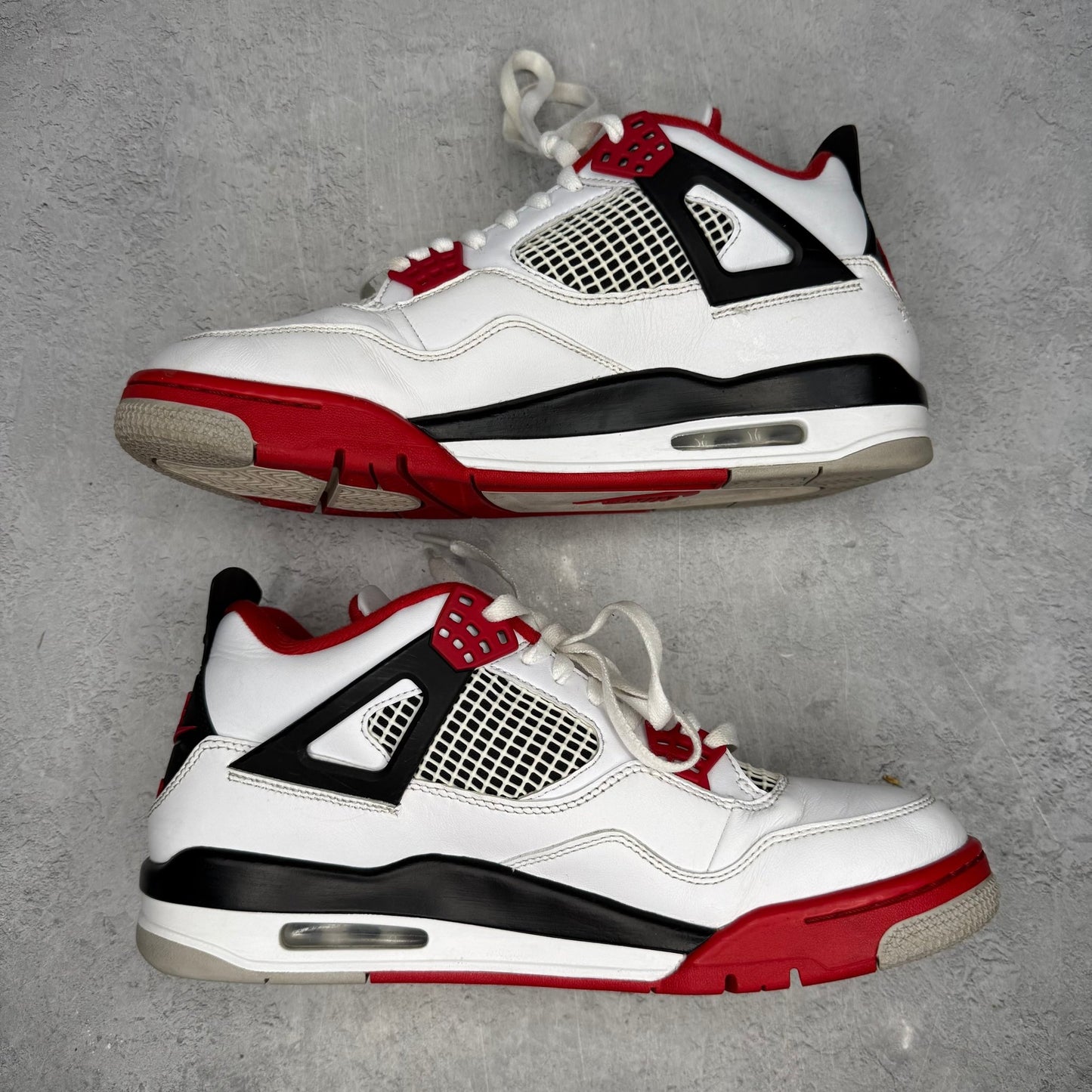 Jordan 4 Retro Fire Red (2020) *pre-owned* SIZE 11