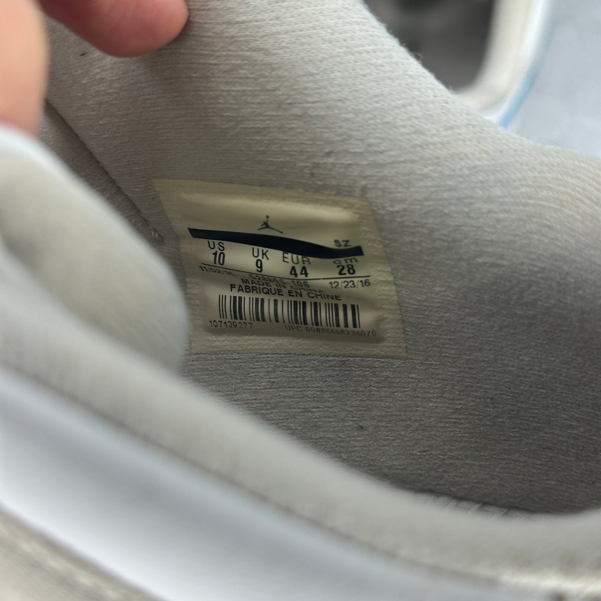 Jordan 11 Retro Low University Blue (2017) NO INSOLES *pre - owned* SIZE 10 - Kicks Collective PA - Jordan - 528895 - 106 - Men's Shoes - 10M/11.5W - Pre - Owned