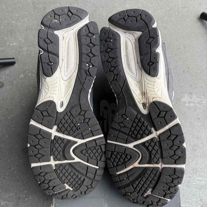 New Balance 2002R Magnent Lead *pre-owned* SIZE 11.5