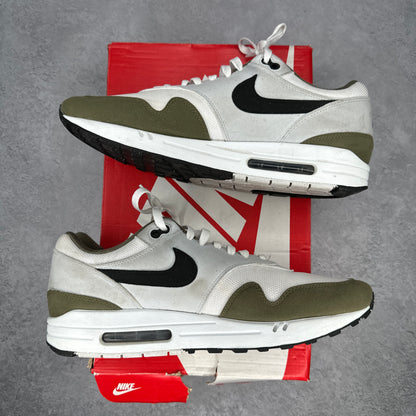 Nike Air Max 1 White Black Medium Olive *pre-owned* SIZE 13
