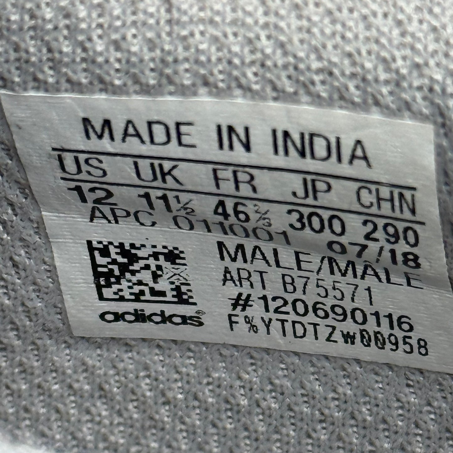 adidas Yeezy Boost 700 Wave Runner *pre-owned* SIZE 12