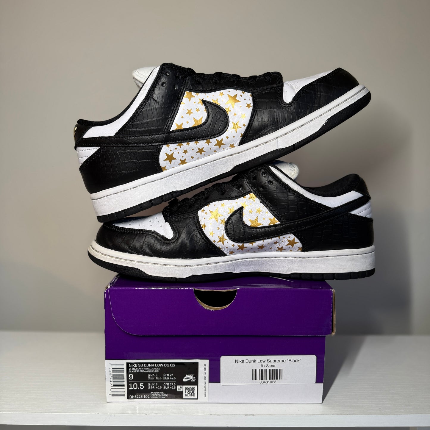 Nike SB Dunk Low Supreme Stars Black (2021) *pre-owned* (SIZE 9)