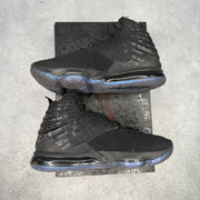 Nike LeBron 17 Global Currency *pre-owned* SIZE 9