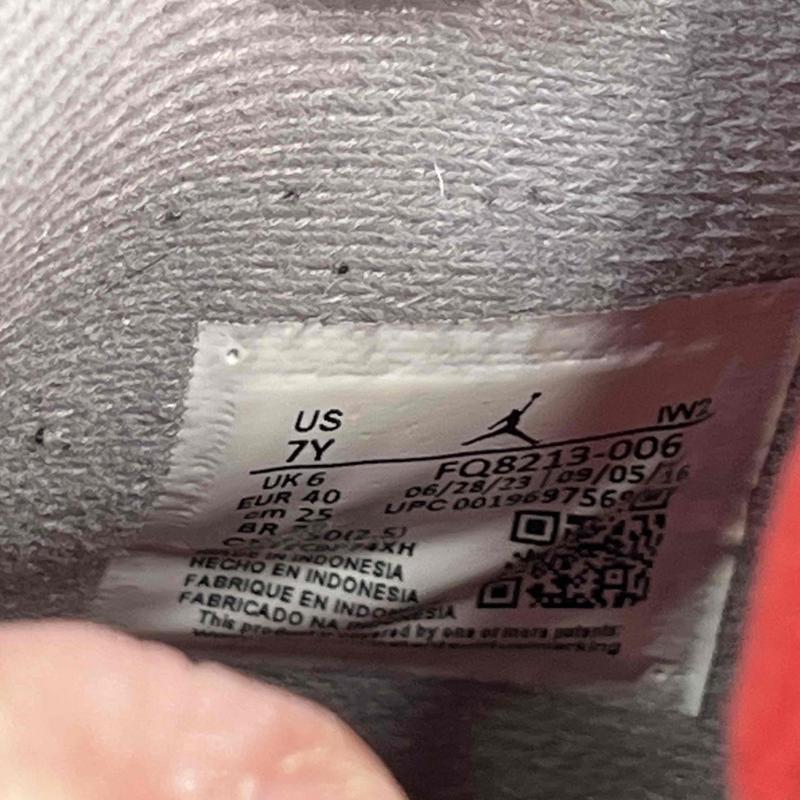 Jordan 4 Retro Bred Reimagined (GS) *pre - owned* SIZE 7Y - Kicks Collective PA - Jordan - FQ8213 - 006 - Kid's Shoes - 7Y - Pre - Owned - No Box